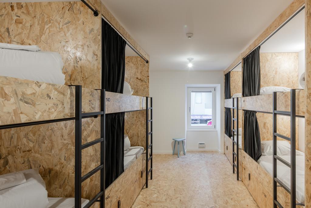 Hostel Conii & Suites Algarve Quarteira Eksteriør billede
