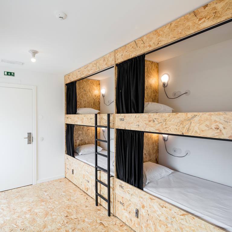 Hostel Conii & Suites Algarve Quarteira Eksteriør billede