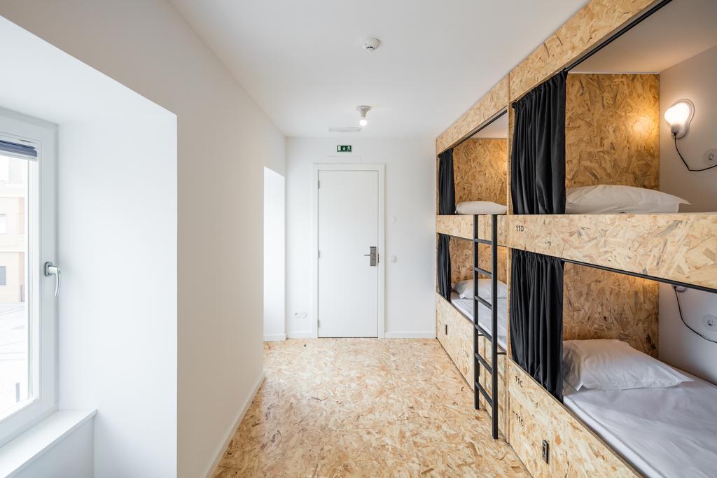 Hostel Conii & Suites Algarve Quarteira Eksteriør billede