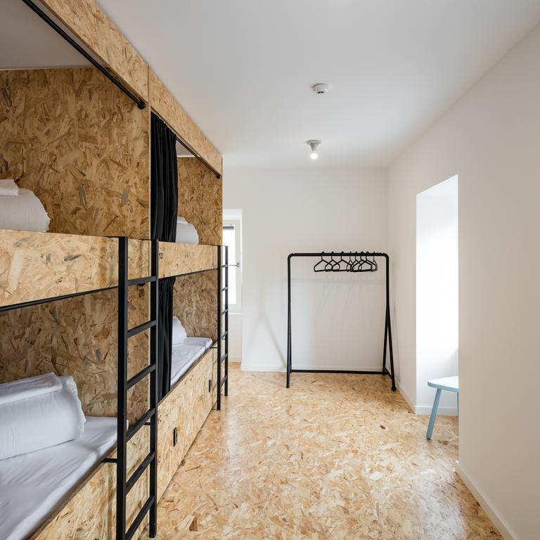 Hostel Conii & Suites Algarve Quarteira Eksteriør billede