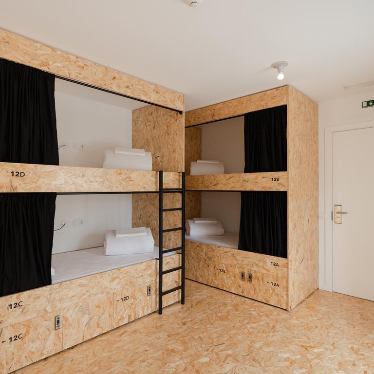 Hostel Conii & Suites Algarve Quarteira Eksteriør billede