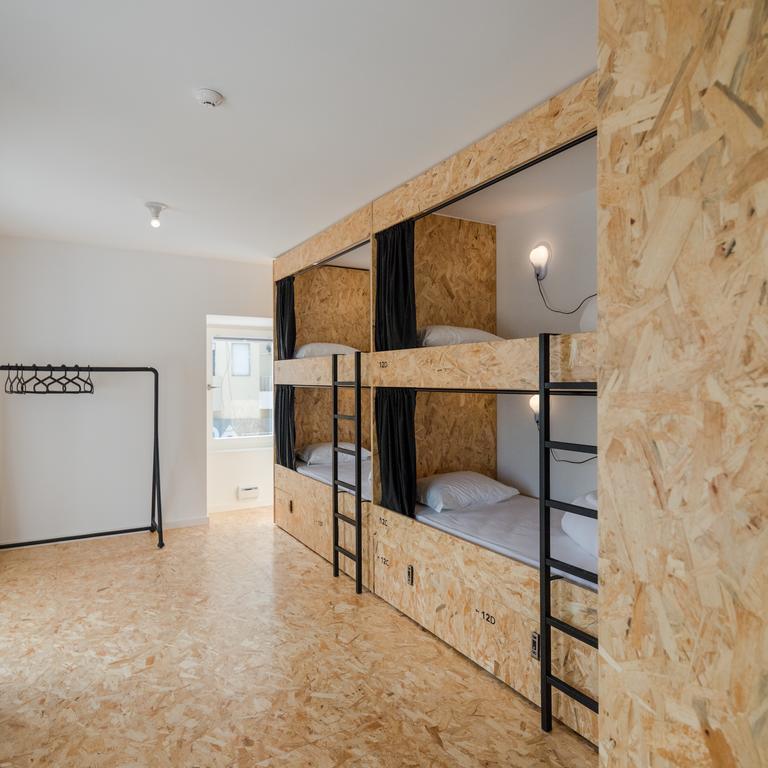 Hostel Conii & Suites Algarve Quarteira Eksteriør billede