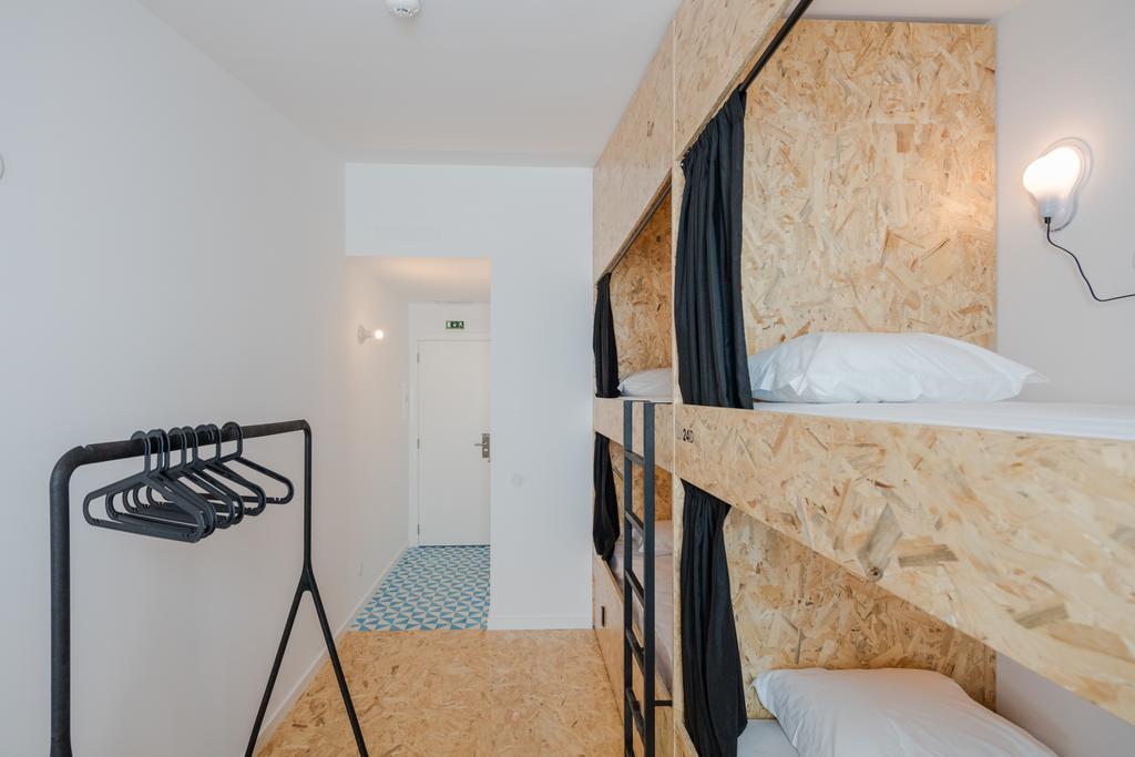 Hostel Conii & Suites Algarve Quarteira Eksteriør billede