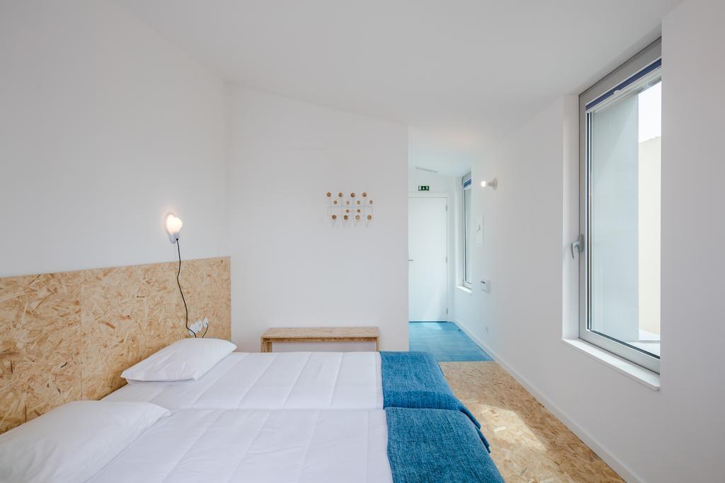 Hostel Conii & Suites Algarve Quarteira Eksteriør billede