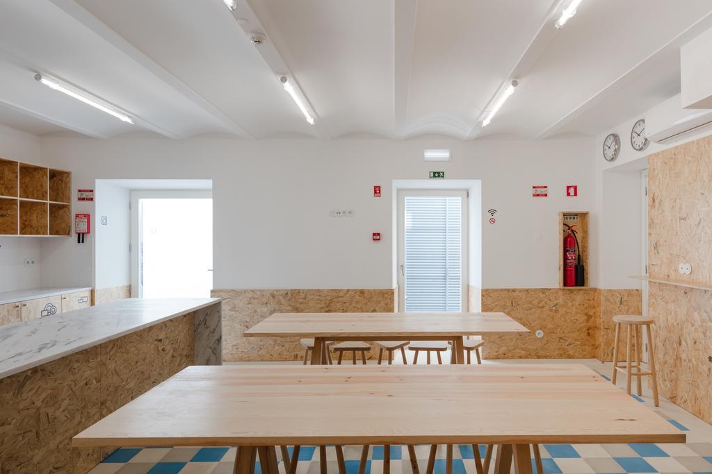 Hostel Conii & Suites Algarve Quarteira Eksteriør billede